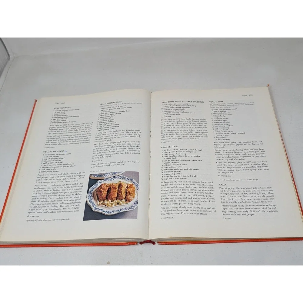 Betty‎ Crocker's Cookbook 1975 25th printing Hardcover VTG 1969 Red Pie Cover